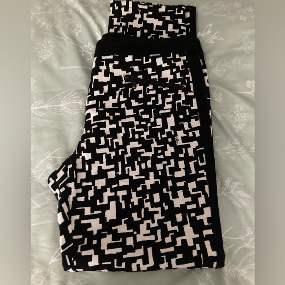 Trina Turk geometric pants sz. 8 EUC - Picture 3 of 8